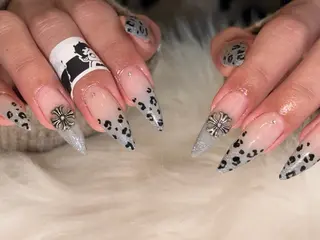 ネイル bylaki🌈 RENAのネイルデザイン