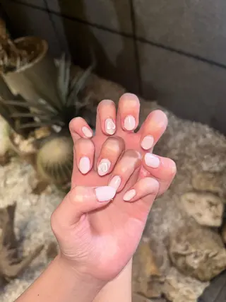 ネイル 暖色系ツヤカラー コトノ🫧のヘアスタイル