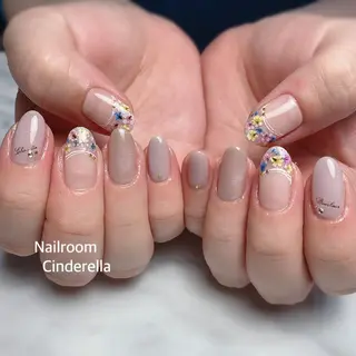ネイル Nailroom. Cinderellaのネイルデザイン