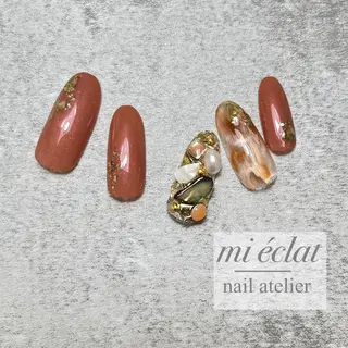 ミディアム ネイル mi éclat ミ　エクラのネイルデザイン