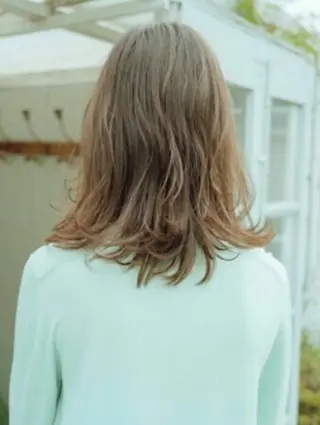 カラー ミディアム ブリーチなしWカラー /酸性ストレート河本のヘアスタイル