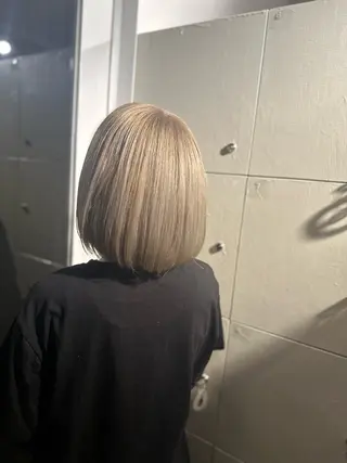 ショート カラー ハイトーンカラー が絶対可愛い✨泰聖✨のヘアスタイル