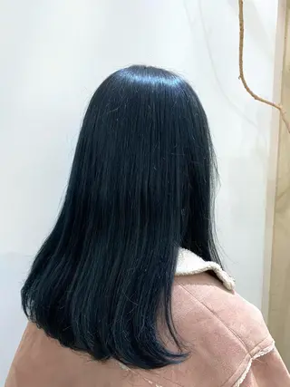 セミロング カラー 塩谷 雪花のヘアスタイル