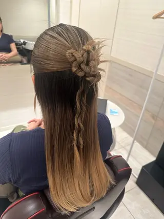 ロング カラー ヘアアレンジ タイトボブ個性派カラ ーAKANEのヘアスタイル