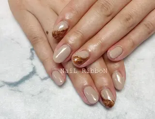 ネイル ネイルリボン 受付スタッフのネイルデザイン