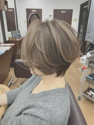 ショート カラー キラ ゲンキのヘアスタイル