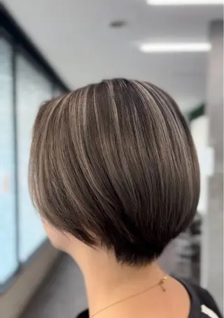 ショート カラー NEOSALON Blast所属・デザイン/美髪カラー 艶職人/福井SHUNのヘアスタイル