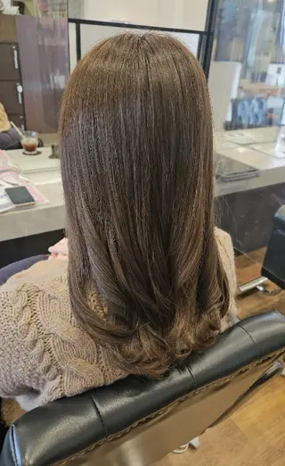 セミロング カラー 関口 友菜のヘアスタイル