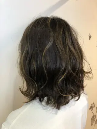 ミディアム カラー 青野 文香のヘアスタイル