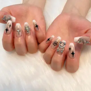 ネイル ゴテゴテ💙ワンホン リオナのネイルデザイン