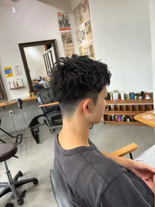 メンズ まろやかなベージュ 小池春樹のヘアスタイル