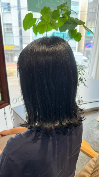 ミディアム カラー Graphy  札幌所属・🐺ﾅｶﾑﾗ ﾓﾓｶのヘアスタイル