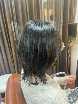 セミロング 瀧下 唯のヘアスタイル