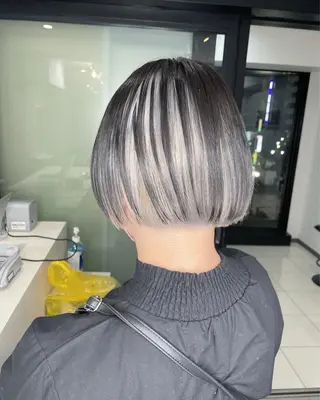 カラー JUNYA 海外ガールヘアのヘアスタイル