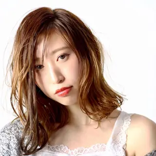 ミディアム カラー レイヤーカット匠 イソザキノリユキのヘアスタイル