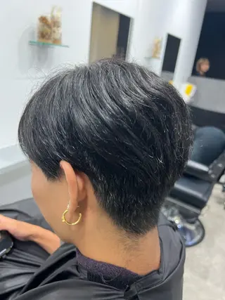 ショート カラー 小番 茜海のヘアスタイル