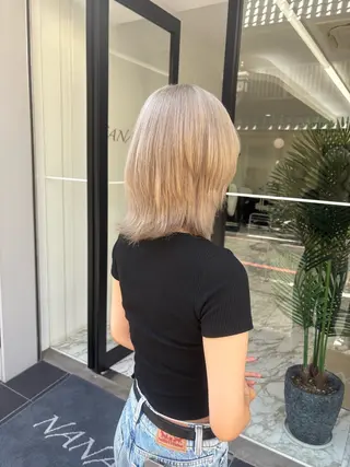 ミディアム Haruna/河原町 ハイトーン🤍のヘアスタイル