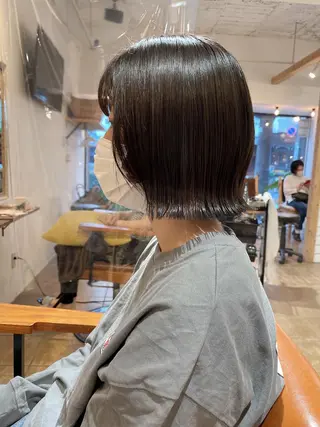 ショート カラー ヘアアレンジ にいた　かづしげのヘアスタイル
