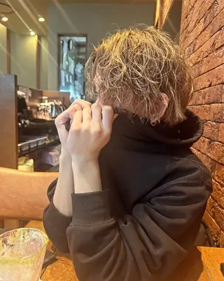 パーマ メンズ 浦田 悠真のヘアスタイル