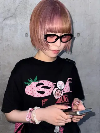 ショート カラー anna 韓国レイヤ ー/ ハッシュカットのヘアスタイル