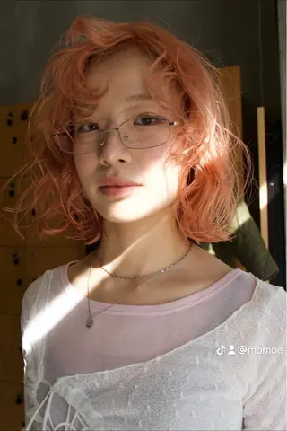 カラー wewe: momoeのヘアスタイル