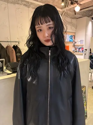 ロング カラー Loom.所属・村上雅人 ナチュラルモードのヘアスタイル