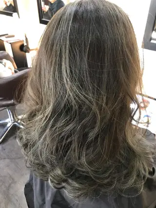 セミロング お気に入り口コミ満足度☺️ご紹介数No.1 エリア 大人気❗️最新サロン 駅2分!所属・バッサリ◎矯正〜スパ ☆年祭#髪医者サロンのヘアスタイル