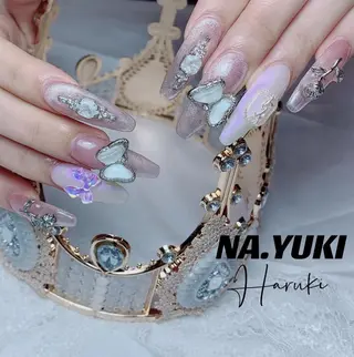 ネイル 🦋 Queenieのネイルデザイン