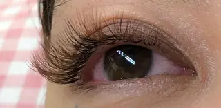 マツエク・マツパ さろんどふじた甲子園所属・江嵜 真由美　　　　甲子園のマツエク・マツパデザイン