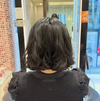 ミディアム パーマ コテ巻きパーマ💙 シノヤユイのヘアスタイル