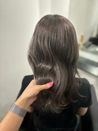 セミロング Yuzu️🫧/艶 ハイトーン/韓国ヘアのヘアスタイル