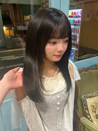 セミロング DOLL hair所属・なぎさ / 透明感カラー🫧のヘアスタイル