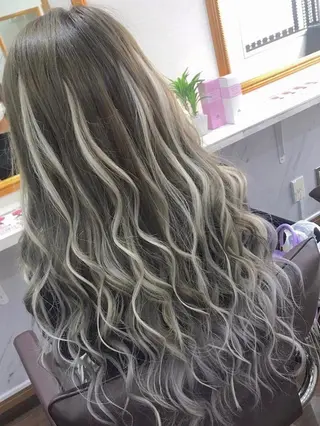 ロング カラー ヘアアレンジ Device ディバイスのヘアスタイル