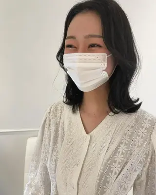 ミディアム カラー パーマ ヘアアレンジ メンズ キッズ ネイル マツエク・マツパ 🫧垢抜けヘア🫧 SHIORIのヘアスタイル