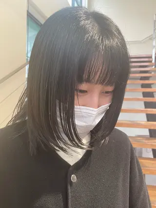 ミディアム ヘアー&face SPA本店所属・二重 由理のヘアスタイル