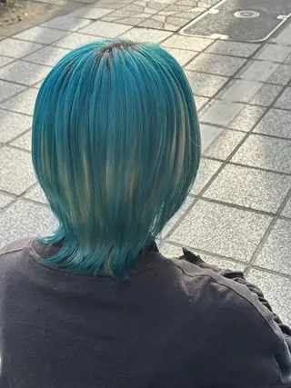 セミロング カラー 🍓ハイトーンカラー 🎀nene🍓のヘアスタイル