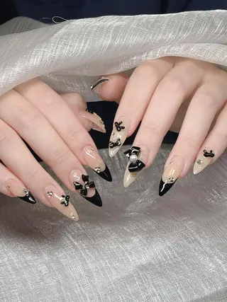 ネイル Lee Nailsのネイルデザイン