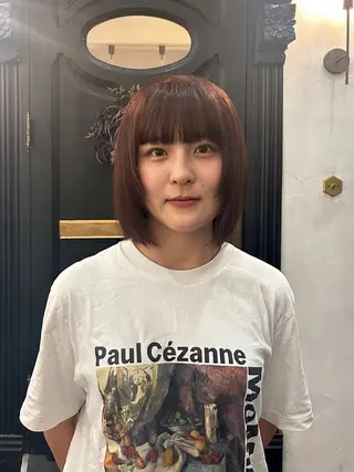 ミディアム カラー COMEG HEAD 上乃裏所属・宮前 芽衣のヘアスタイル