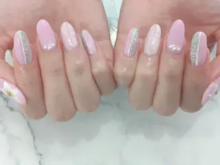 ネイル ネイル＆フラワーサロン〜Ri✦hiro〜鳥栖店所属・HIRATA RIEのネイルデザイン