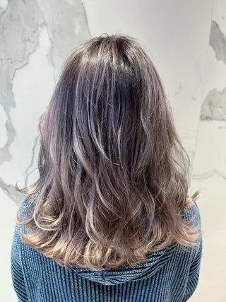 セミロング uno pulir【ウノプリール】西梅田ハービスプラザ店所属・海外レイヤー/ 梅田美容室のヘアスタイル