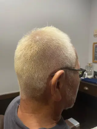 カラー メンズ 横浜フェードカット 田嶋勇祐のヘアスタイル