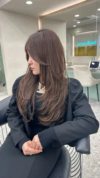 ロング カラー ダブルカラー 韓国レイヤーKYONのヘアスタイル