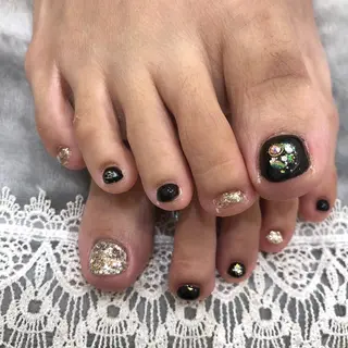 ネイル 指名支持率NO.1 スタイリストのヘアスタイル