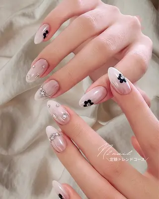 セミロング N2.nail所属・N2 nailのネイルデザイン