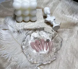 ネイル Amira アイラッシュのマツエク・マツパデザイン