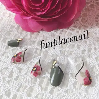 ショート ミディアム セミロング ロング カラー パーマ ヘアアレンジ キッズ ネイル マツエク・マツパ nail salon＆school felice所属・フェリーチェ瑞江店 新山のネイルデザイン