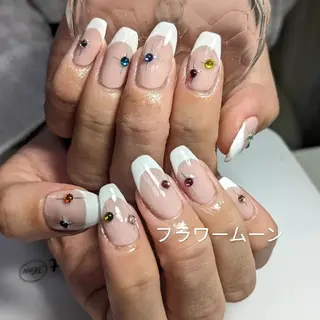 ネイル フラワー ムーンのネイルデザイン
