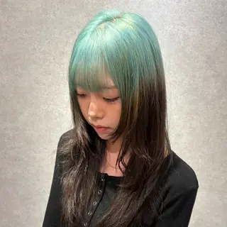 ロング ウルフ/レイヤー/ ブリーチ/牧原歩夢のヘアスタイル