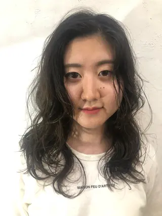 ミディアム 透明感カラー🍃 レイヤースタイル✨葵のヘアスタイル