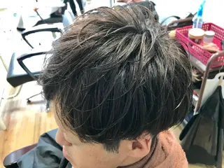 パーマ メンズ ハイトーン髪質改善 家中貴典のヘアスタイル